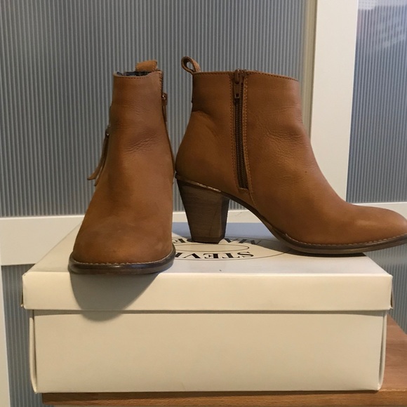 Steve Madden Ankle Boots EUC - Picture 1 of 7